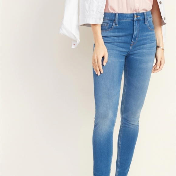Old Navy Denim - NWT Old Navy Rockstar Super Skinny 24/7 Sculpt